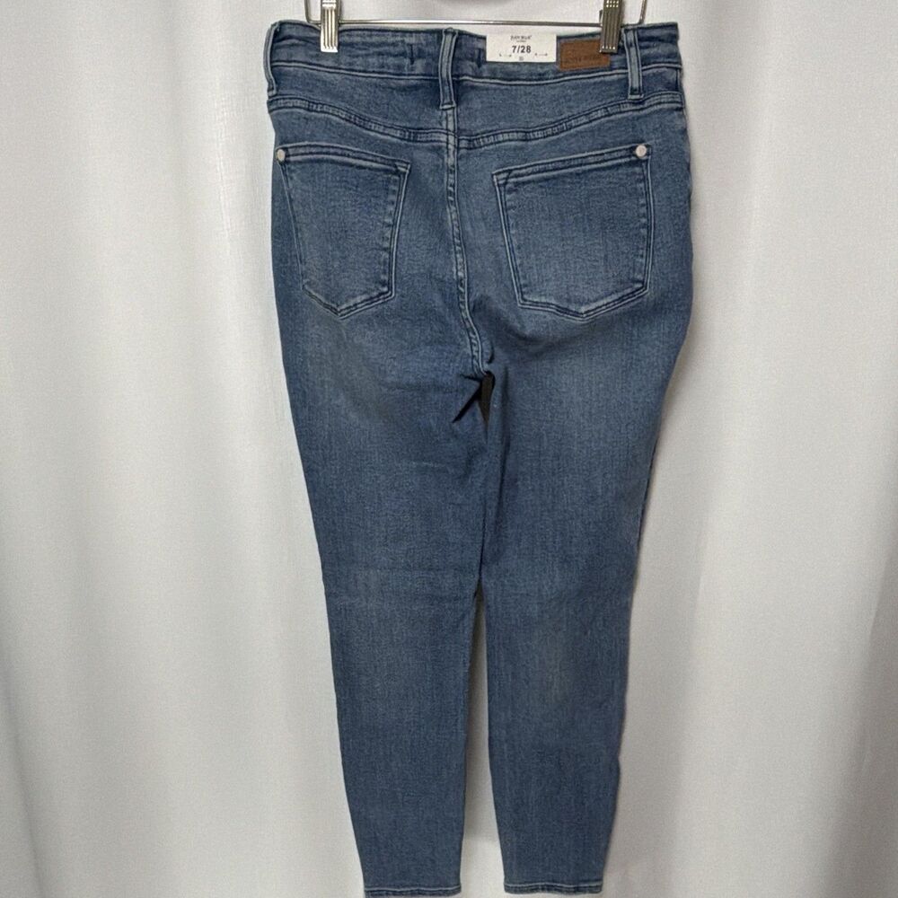 Judy Blue Jeans Woman’s 28 Blue Medium Wash High Rise Relaxed Fit Stretch - Picture 3 of 8